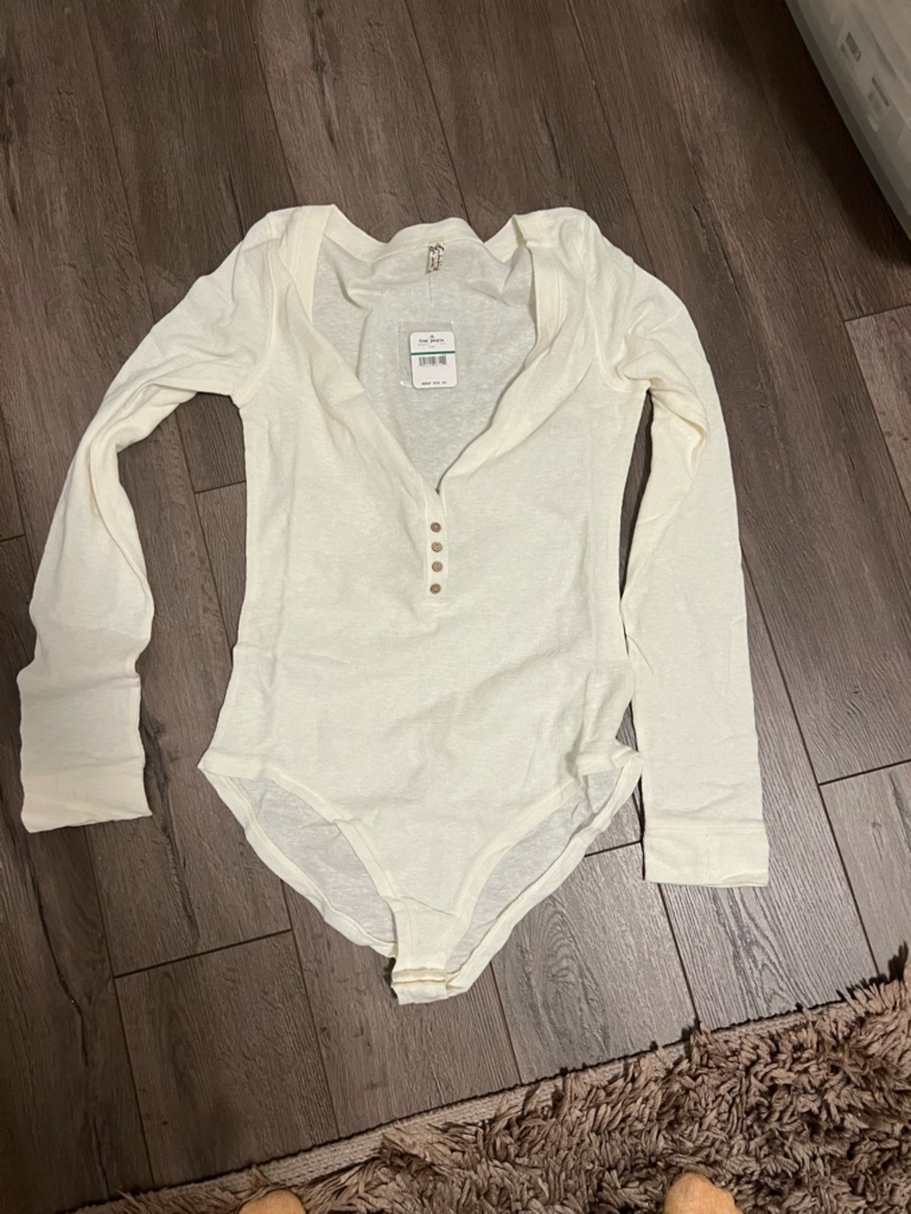 Free people Women's White Long-Sleeve Henley Bodysuit - Picture 2 of 2